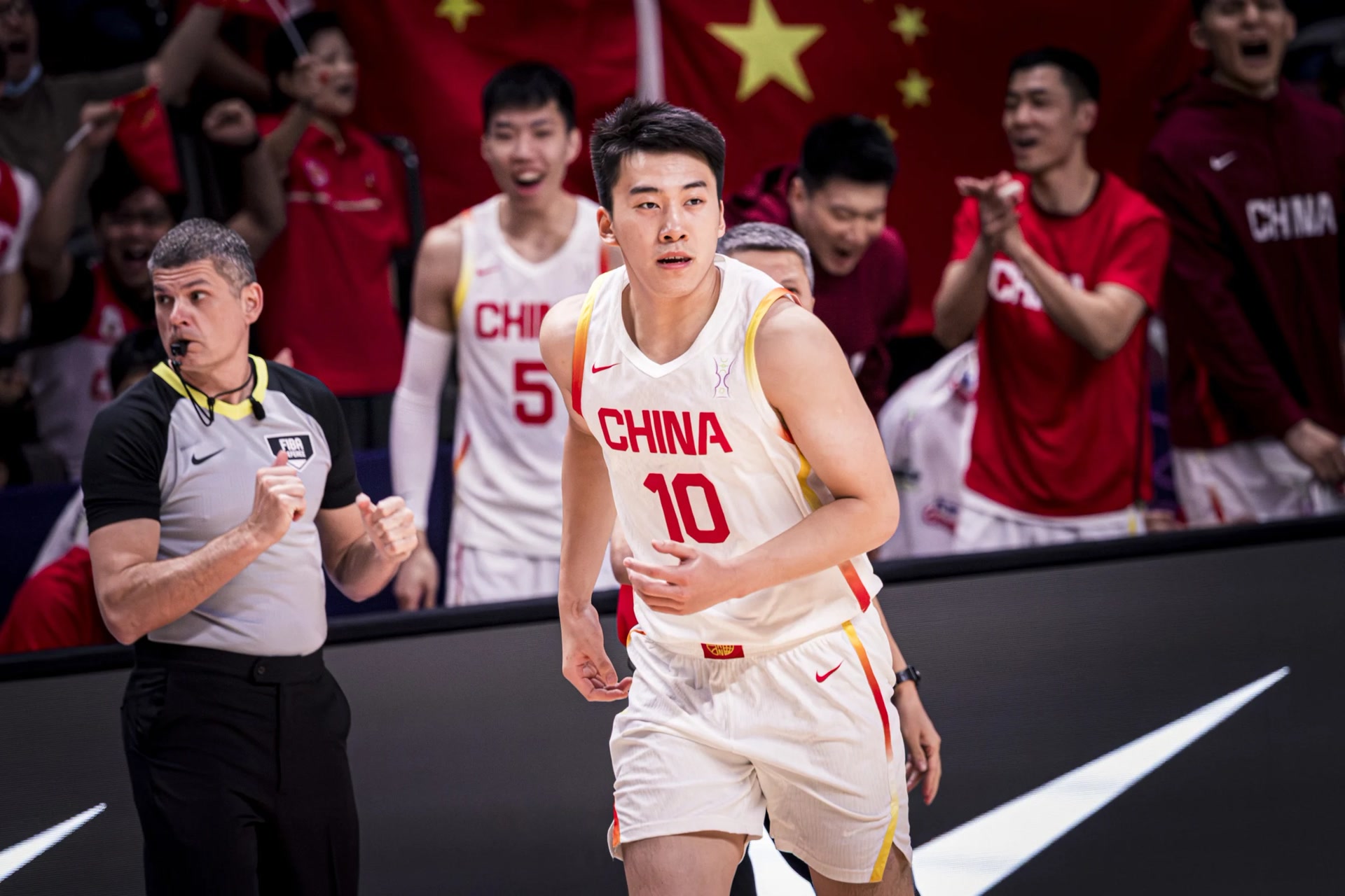 需打磨, 次比赛的八, 另一位归化