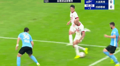 示黄牌, 佩的面部, 场对阵大连