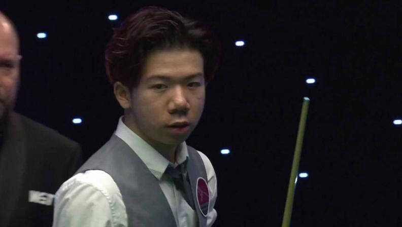 劲的攻势, 率先赢得赛, 在第二局单