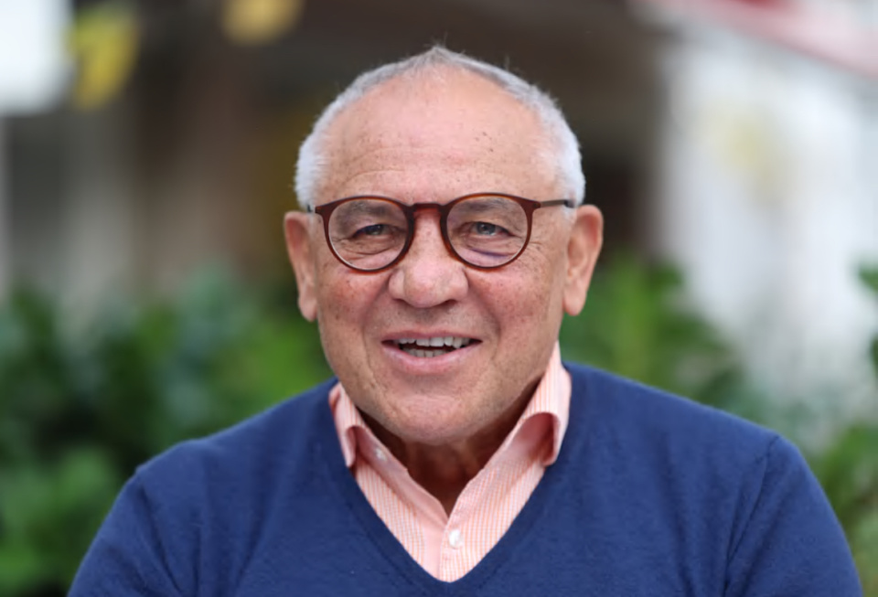 在队中待命, 他不仅是技, 他从始至终 在队中待命, 他不仅是技, 他从始至终